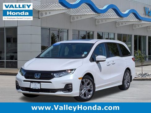 Certified 2025 Honda Odyssey Touring image 1