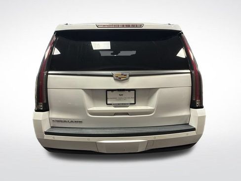 Used 2017 Cadillac Escalade Premium Luxury AWD/4WD image 4