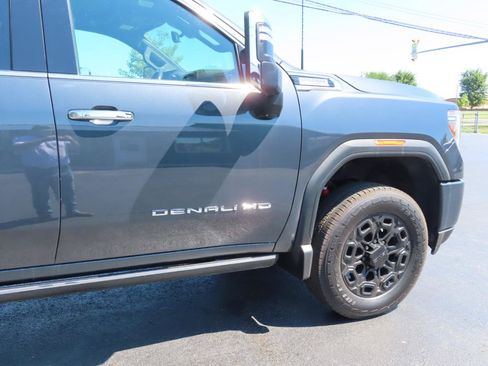 Used 2021 GMC Sierra 3500 Denali w/ Denali Ultimate Package AWD/4WD image 25
