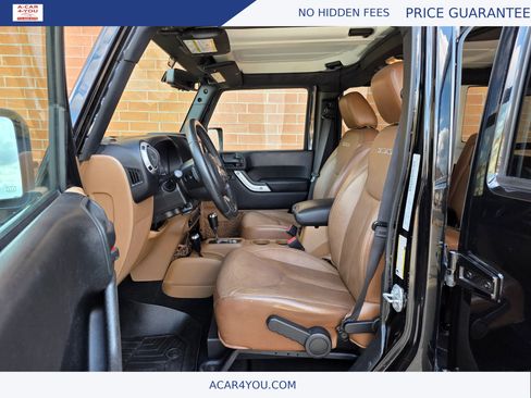 Used 2017 Jeep Wrangler Unlimited Sahara w/ Dual Top Group AWD/4WD image 16