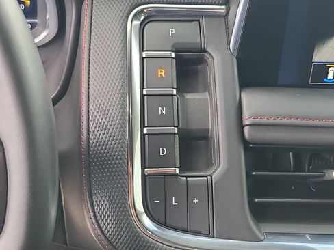 Used 2023 Chevrolet Tahoe RST w/ Luxury Package AWD/4WD image 5