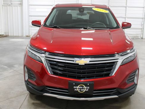 Used 2023 Chevrolet Equinox LT image 3