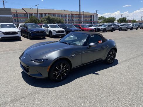 Certified 2025 MAZDA MX-5 Miata Grand Touring RWD image 43