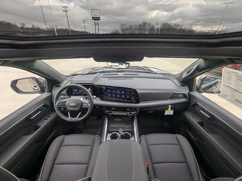 New 2026 Chevrolet Suburban Premier image 20