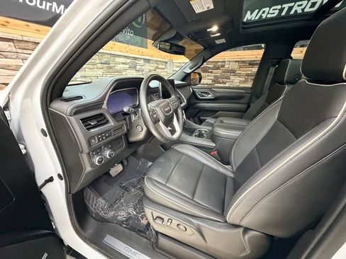 Used 2023 GMC Yukon SLT w/ SLT Premium Package AWD/4WD image 22