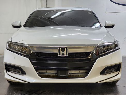 Used 2018 Honda Accord Touring image 12