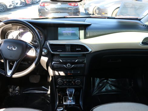 Used 2019 INFINITI QX30 image 22