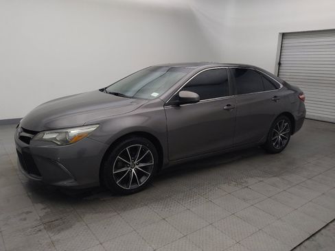 Used 2017 Toyota Camry XSE image 2