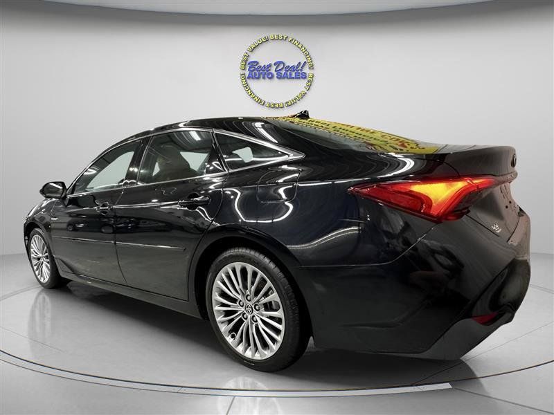 Used 2021 Toyota Avalon Limited w/ Advanced Safety Package FWD image 3