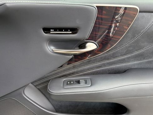 Used 2024 Lexus LS 500 w/ Interior Upgrade Package RWD image 18