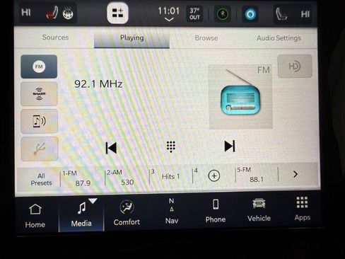 Used 2022 RAM 1500 Laramie AWD/4WD image 16