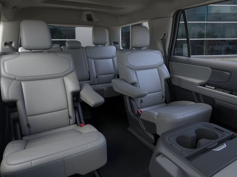 New 2026 Ford Expedition Active RWD image 13