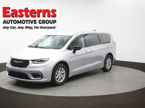 Used 2024 Chrysler Pacifica Touring-L FWD image 56