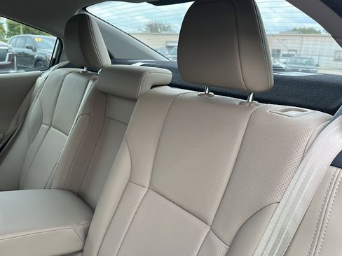 Used 2024 Subaru Legacy Limited image 19