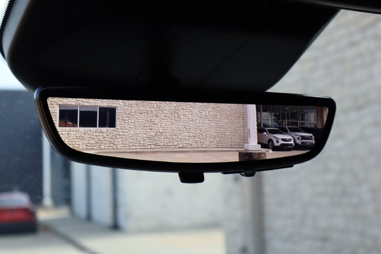Used 2023 Cadillac Escalade Sport Platinum w/ LPO, Floor Liner Package AWD/4WD image 32