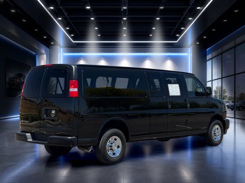 Used 2023 Chevrolet Express 3500 LS RWD image 4