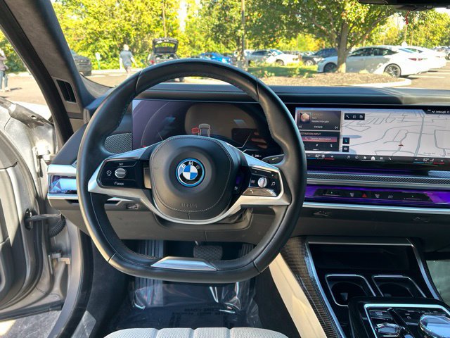 Used 2023 BMW i7 xDrive60 AWD/4WD image 18