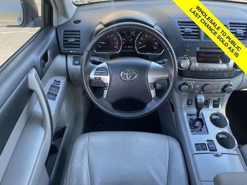 Used 2011 Toyota Highlander SE image 15