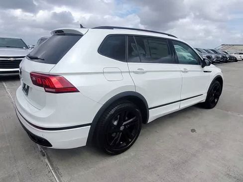 Used 2024 Volkswagen Tiguan SE R-Line FWD image 8