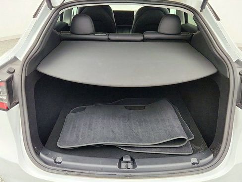 Used 2024 Tesla Model Y Long Range image 27
