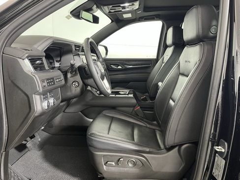 Used 2023 GMC Yukon XL Denali image 11