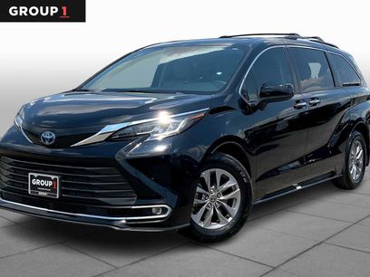 Used 2022 Toyota Sienna XLE