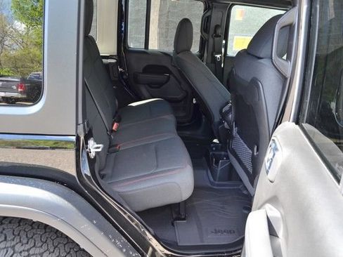 New 2026 Jeep Wrangler Unlimited Rubicon AWD/4WD image 31