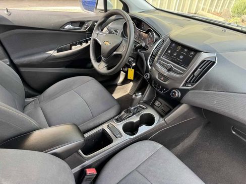 Used 2019 Chevrolet Cruze LS image 17