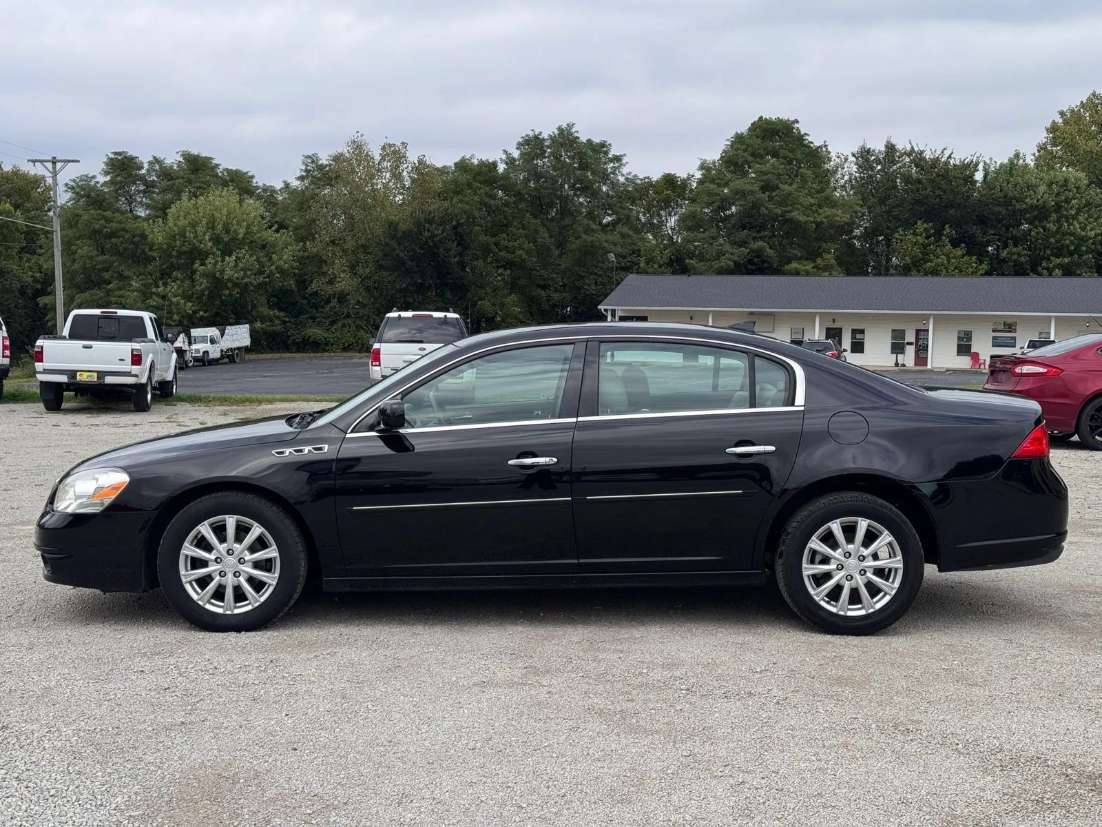 Used 2011 Buick Lucerne CXL FWD image 10