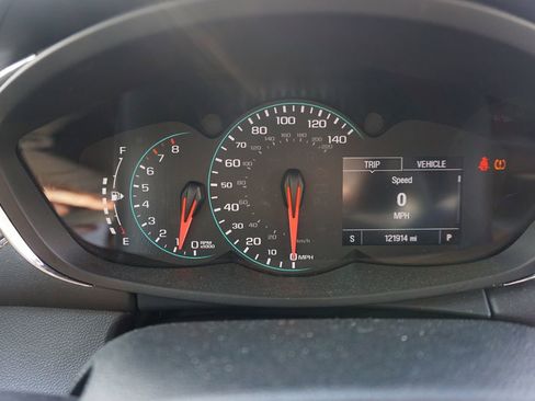 Used 2017 Chevrolet Trax LT w/ LT Convenience Package image 6