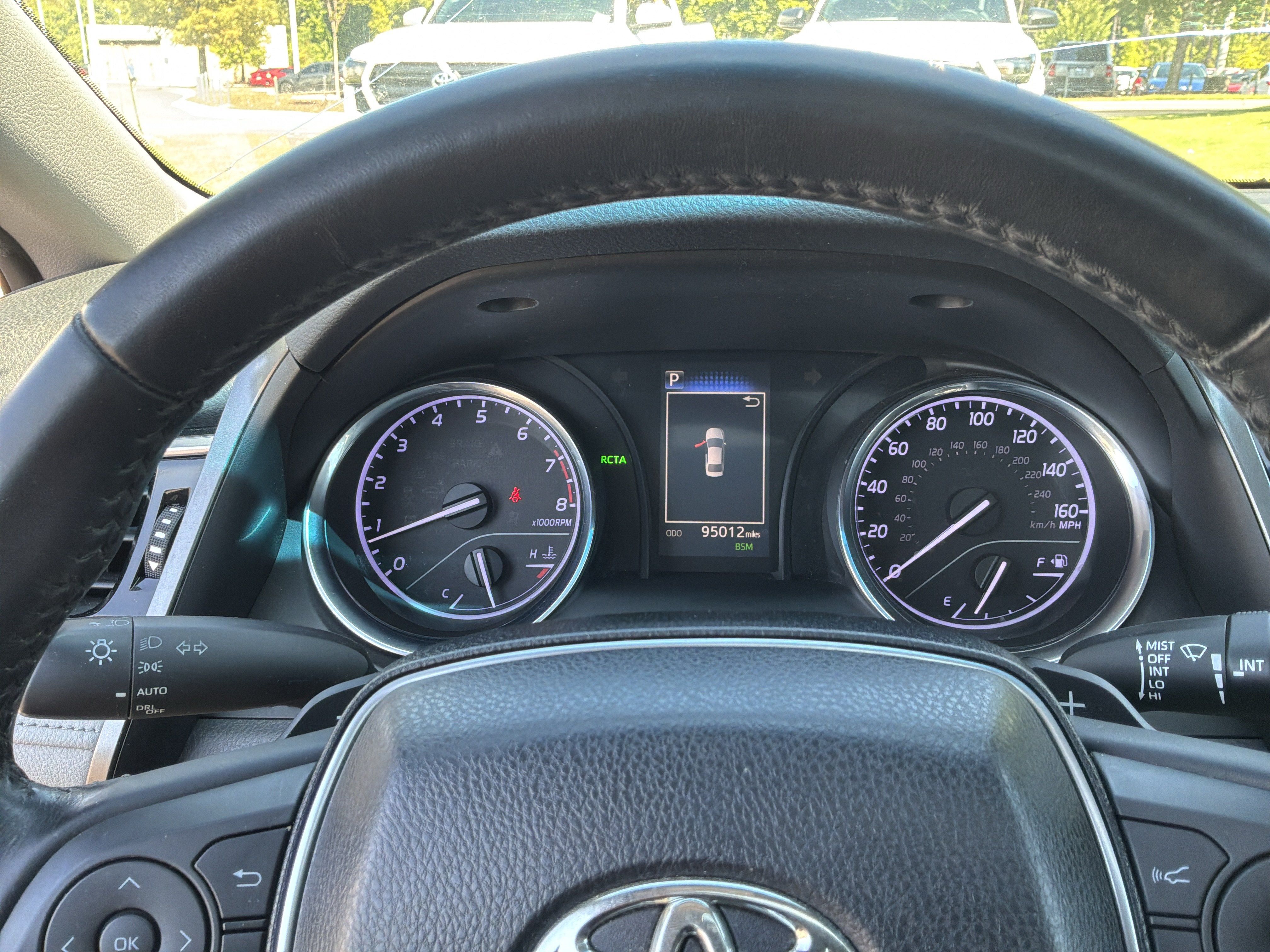 Used 2018 Toyota Camry SE w/ Moonroof Package FWD image 21
