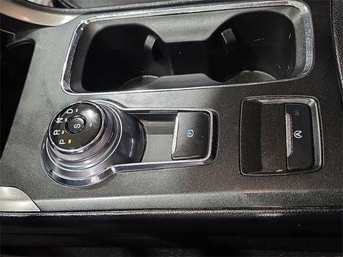 Used 2017 Ford Fusion SE w/ Fusion SE Technology Package image 20