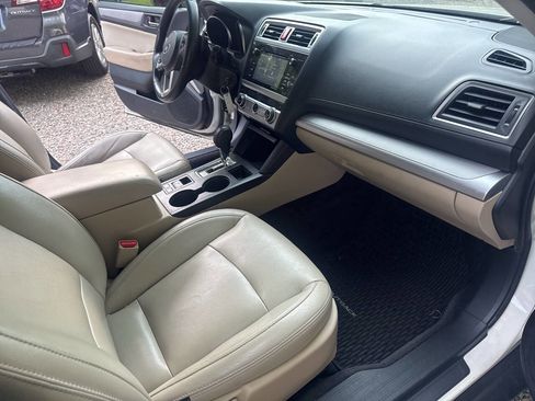 Used 2015 Subaru Outback 2.5i Premium AWD/4WD image 18