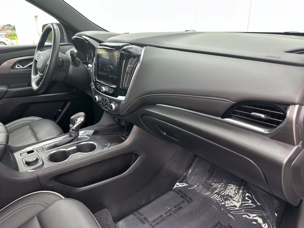 Used 2024 Chevrolet Traverse Premier w/ Redline Edition AWD/4WD image 35