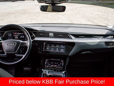 Used 2021 Audi e-tron Premium Plus w/ Premium Plus Package AWD/4WD image 14