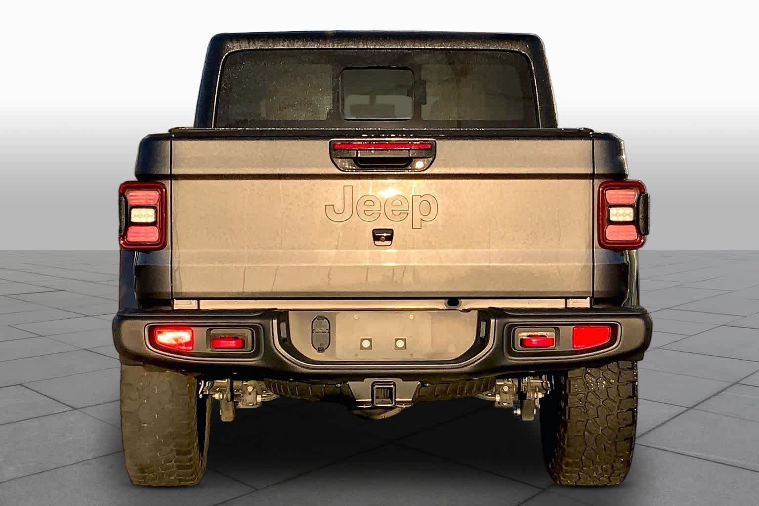 Used 2023 Jeep Gladiator Rubicon w/ LED Lighting Group AWD/4WD image 5
