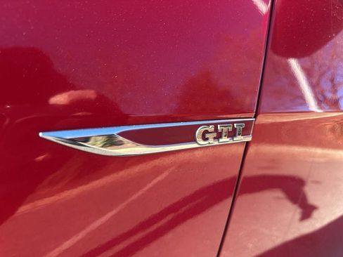 Used 2018 Volkswagen GTI S image 9