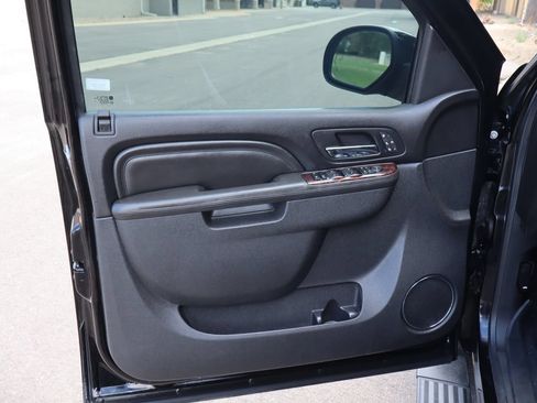 Used 2012 GMC Yukon Denali AWD/4WD image 25