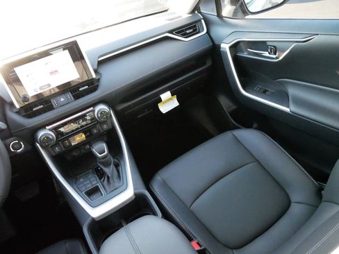 Certified 2025 Toyota RAV4 XLE Premium image 11