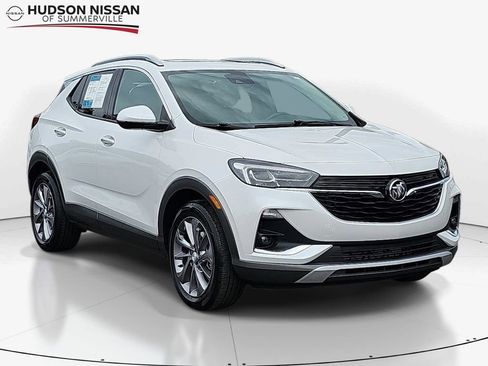 Used 2023 Buick Encore GX Essence w/ Experience Buick Package FWD image 1