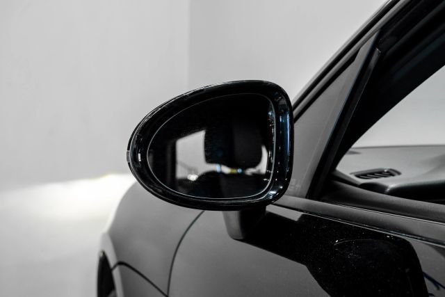 Used 2018 Porsche Macan AWD/4WD image 38