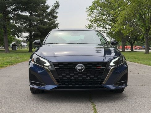 Used 2023 Nissan Altima 2.5 SR FWD image 3