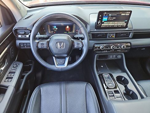 Used 2023 Honda Pilot Elite image 9