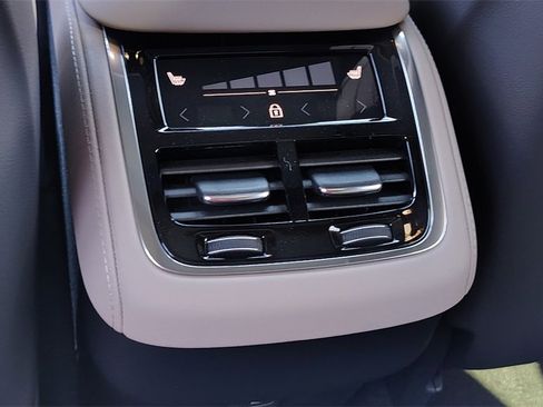 New 2026 Volvo XC90 B6 Ultra image 30