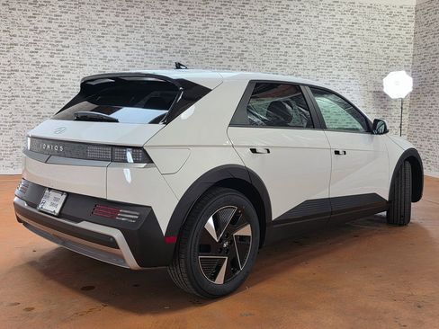 New 2026 Hyundai Ioniq 5 SE image 7