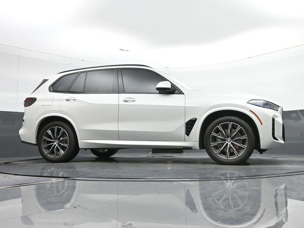 Used 2025 BMW X5 xDrive40i w/ M Sport Package AWD/4WD image 40