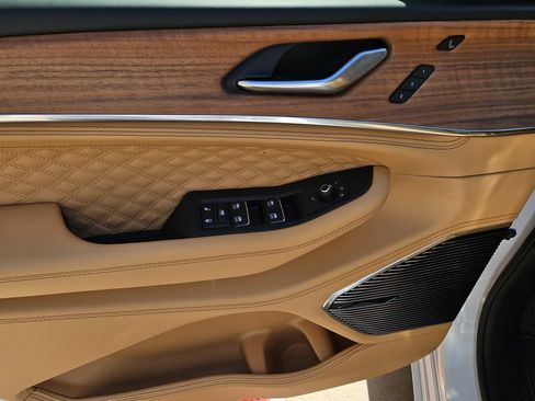 New 2026 Jeep Grand Cherokee Summit AWD/4WD image 13