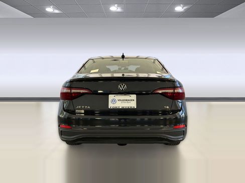 Used 2023 Volkswagen Jetta SE w/ Black Wheel Package image 10