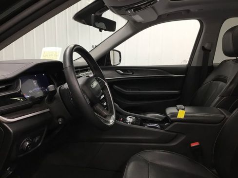 Used 2022 Jeep Grand Cherokee L Limited w/ Luxury Tech Group II AWD/4WD image 7