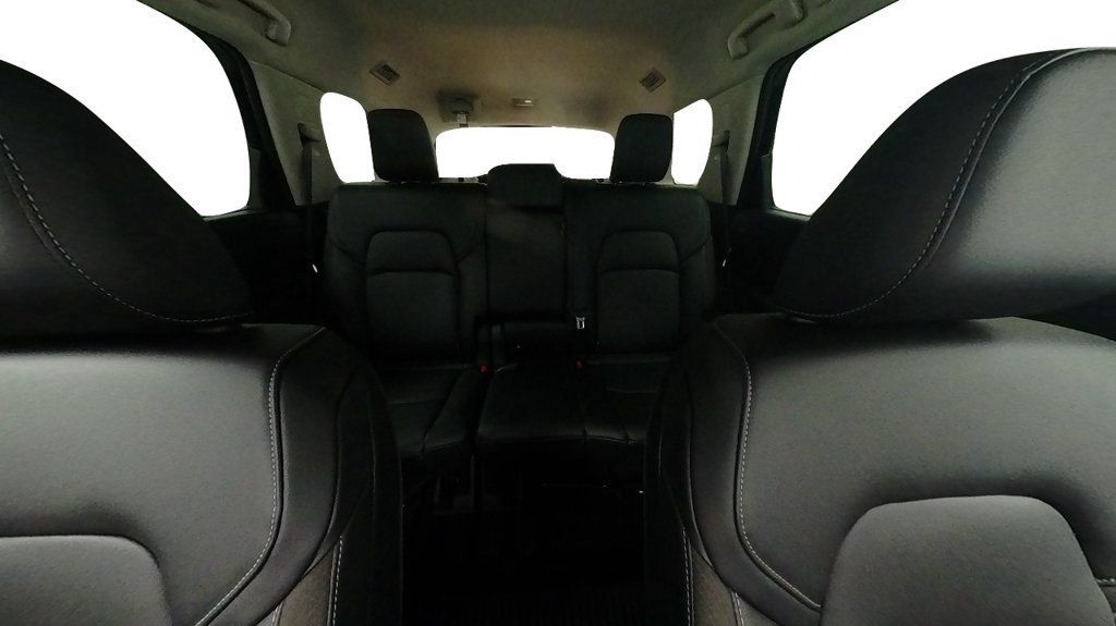 Certified 2024 Nissan Pathfinder SL w/ Black Appearance Package AWD/4WD image 38
